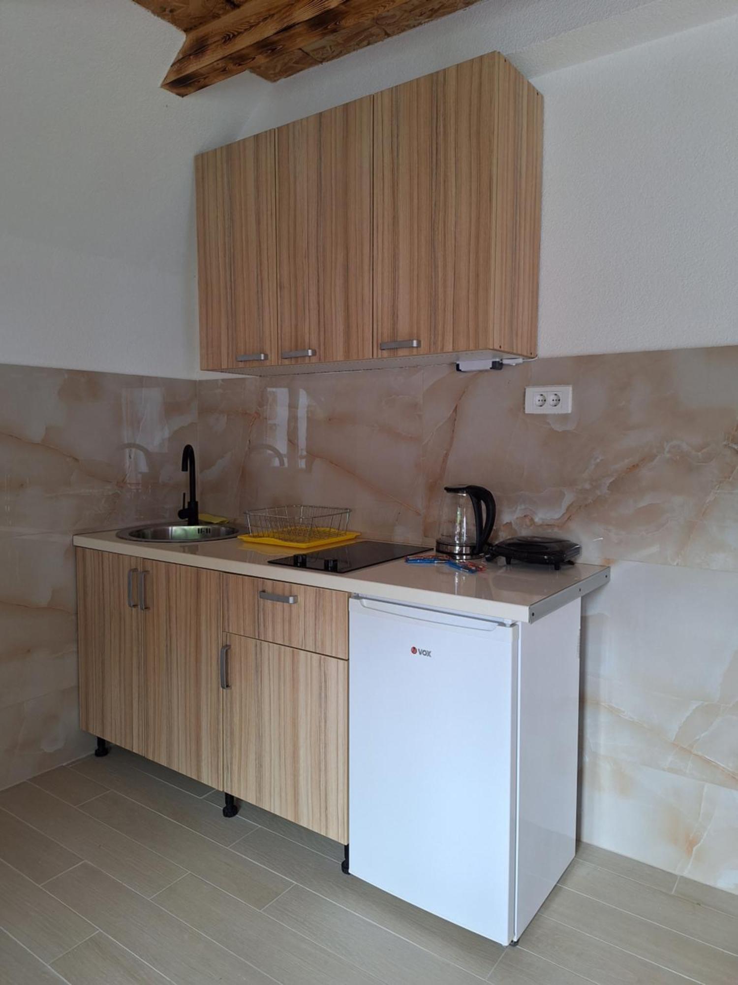 Apartmani Lena Pluzine Luaran gambar