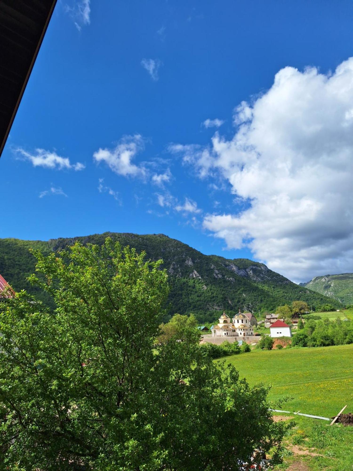 Apartmani Lena Pluzine Luaran gambar