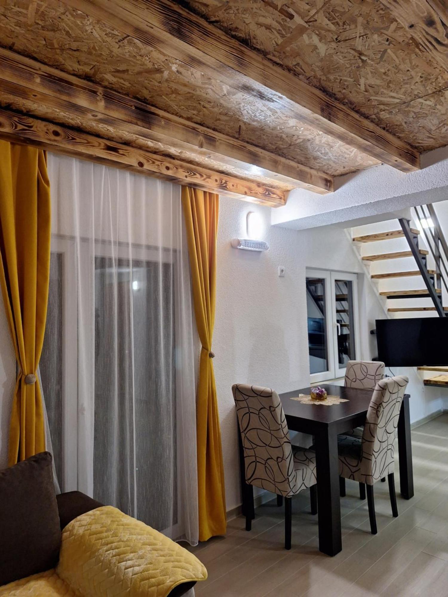 Apartmani Lena Pluzine Luaran gambar