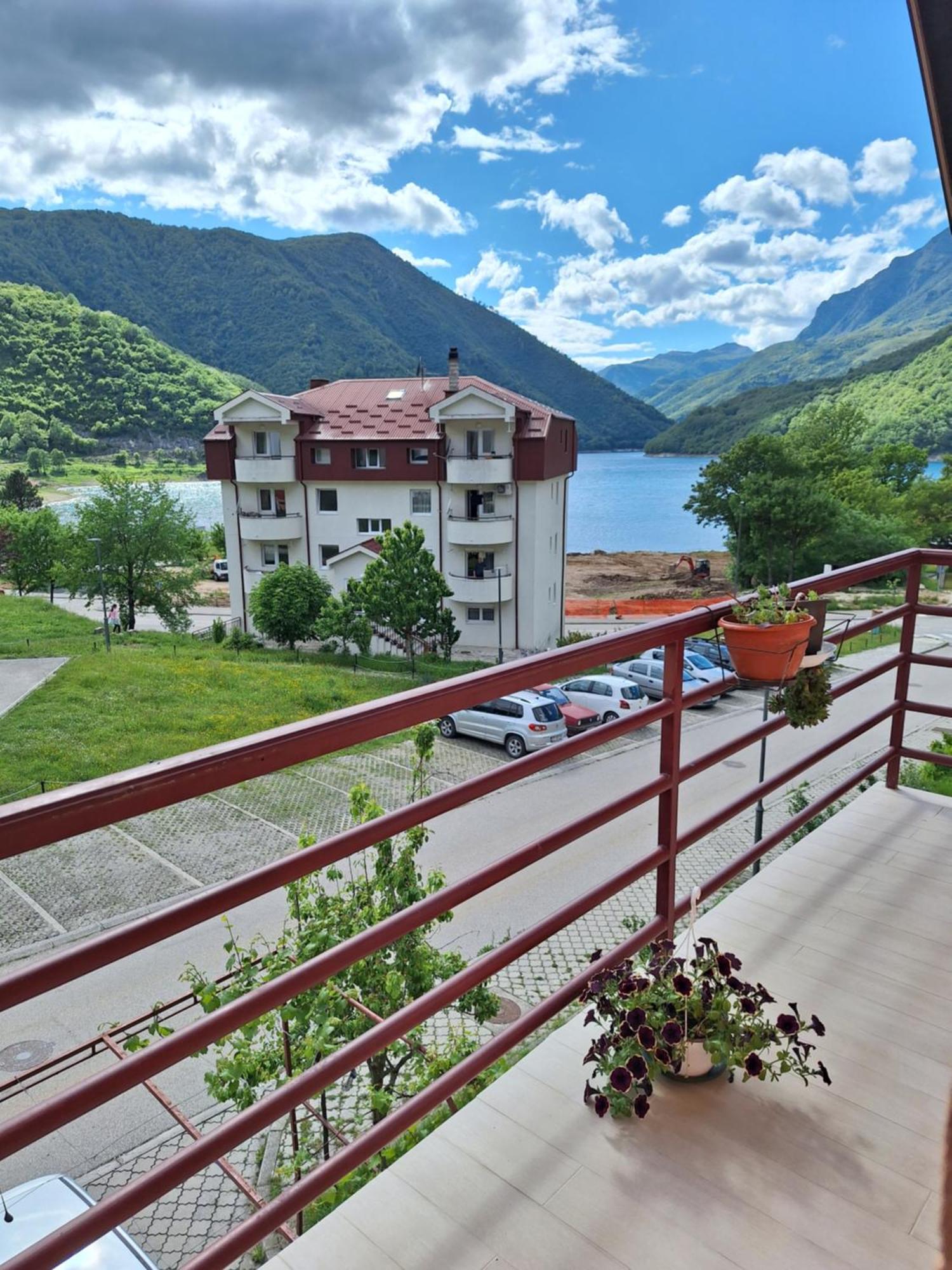 Apartmani Lena Pluzine Luaran gambar