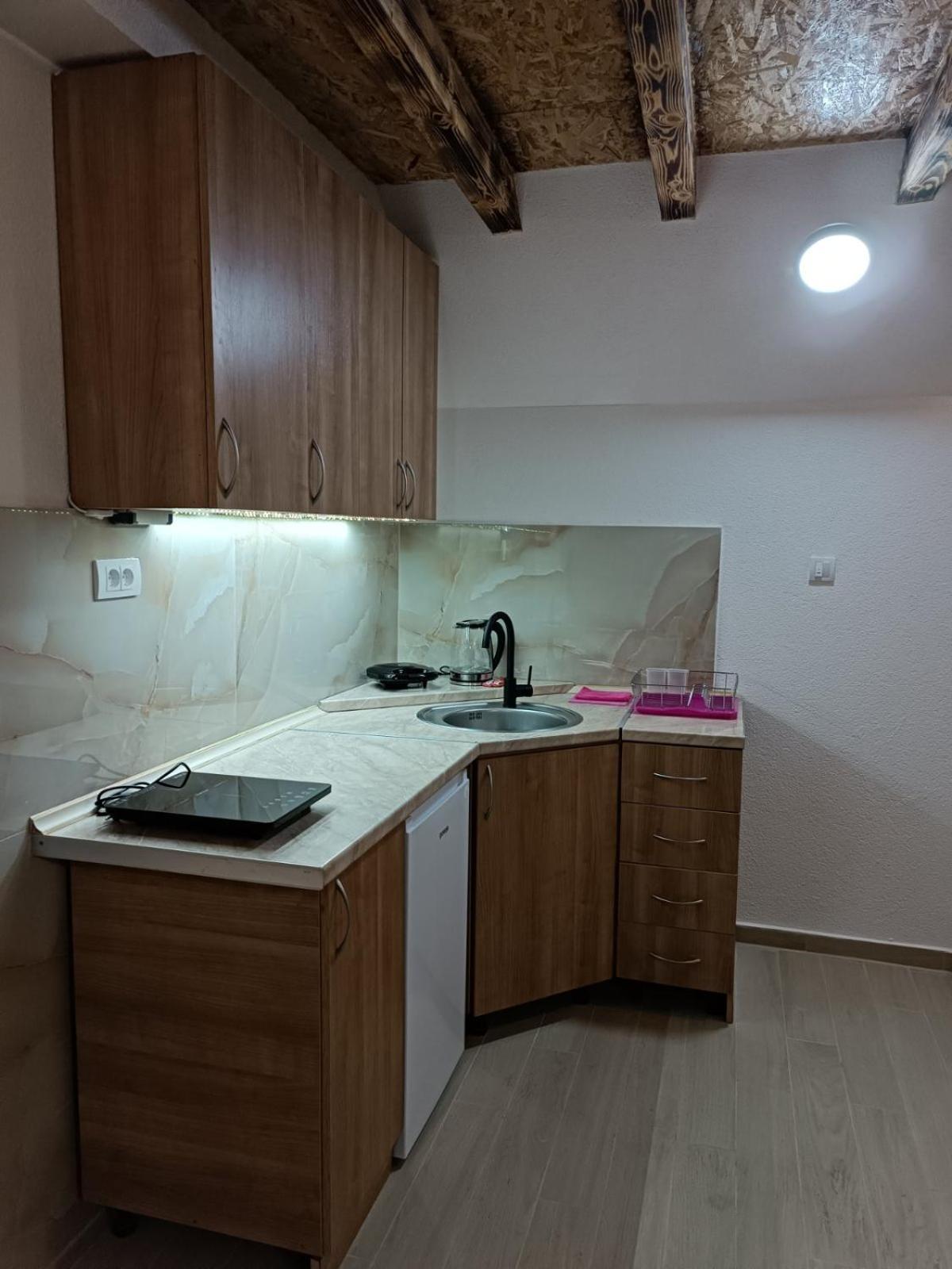 Apartmani Lena Pluzine Luaran gambar