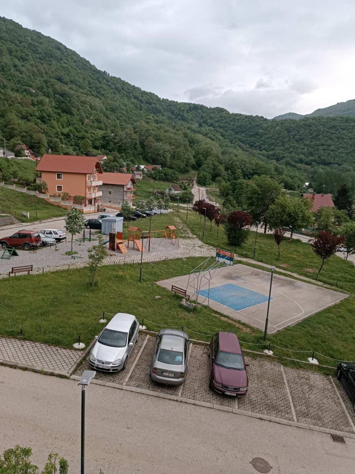 Apartmani Lena Pluzine Luaran gambar