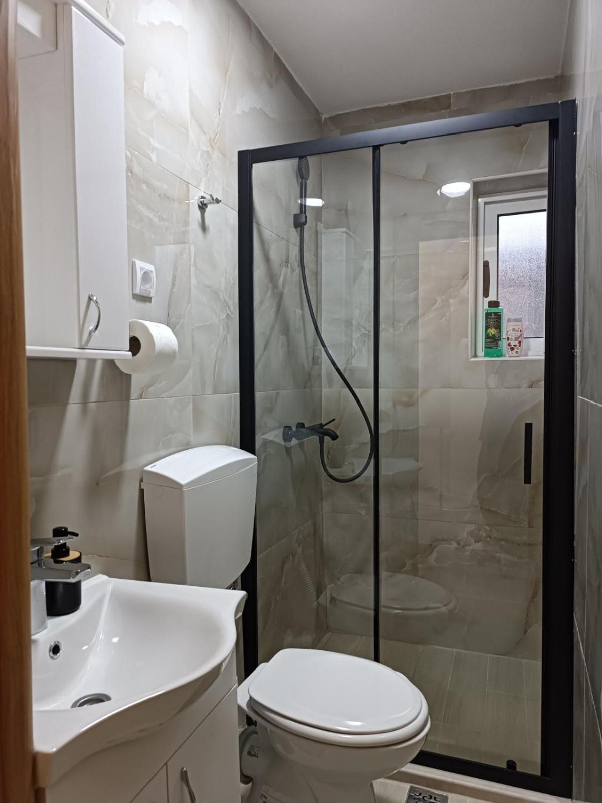 Apartmani Lena Pluzine Luaran gambar
