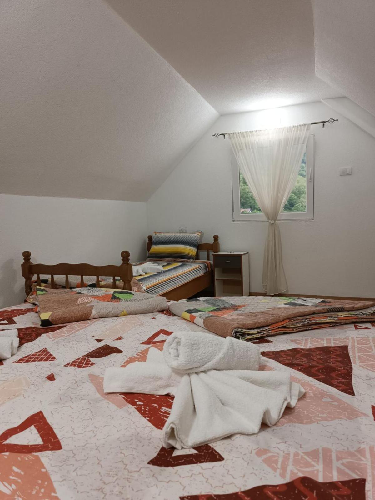 Apartmani Lena Pluzine Luaran gambar