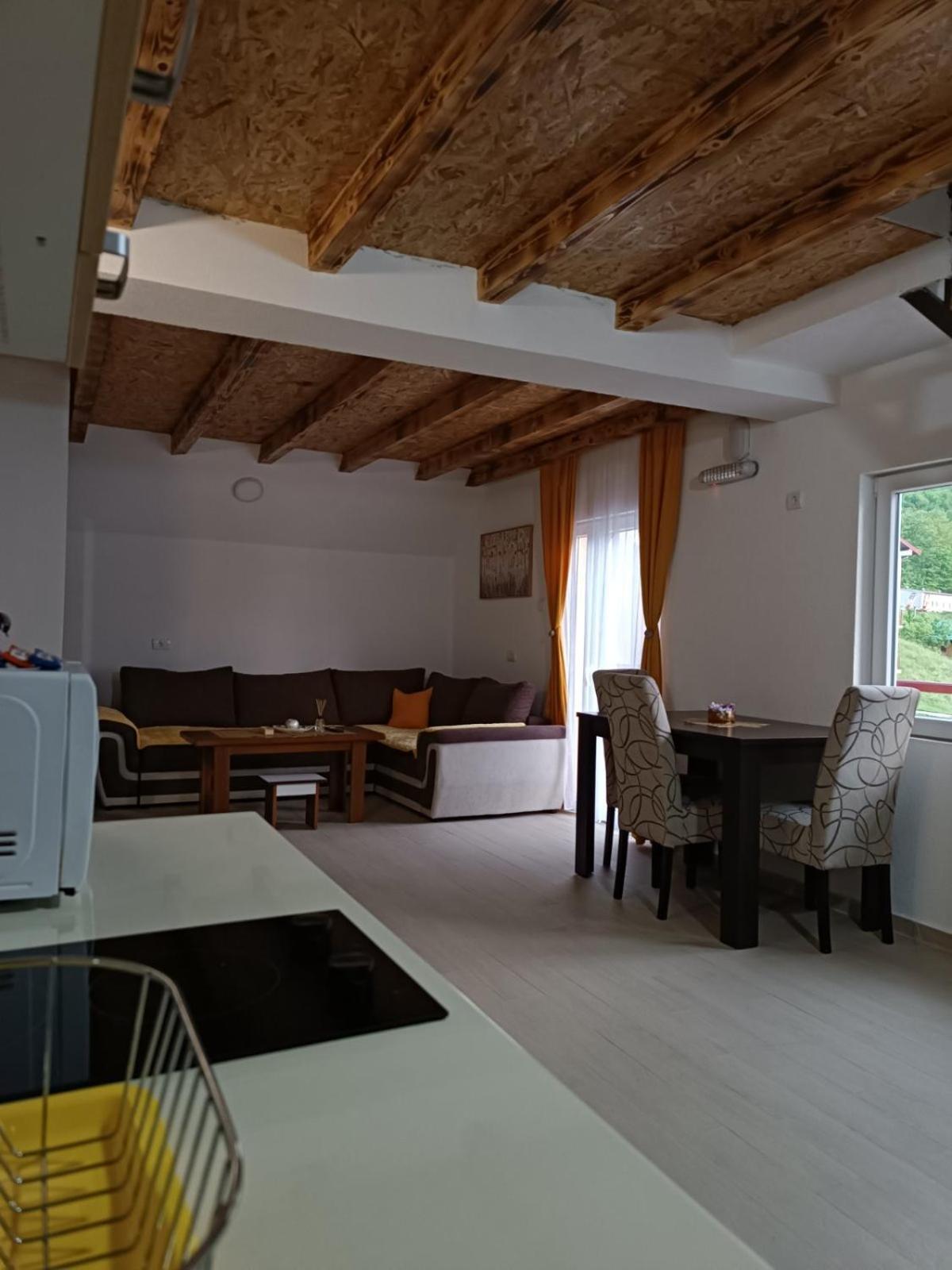 Apartmani Lena Pluzine Bilik gambar