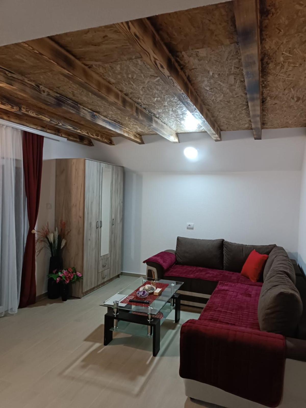 Apartmani Lena Pluzine Bilik gambar