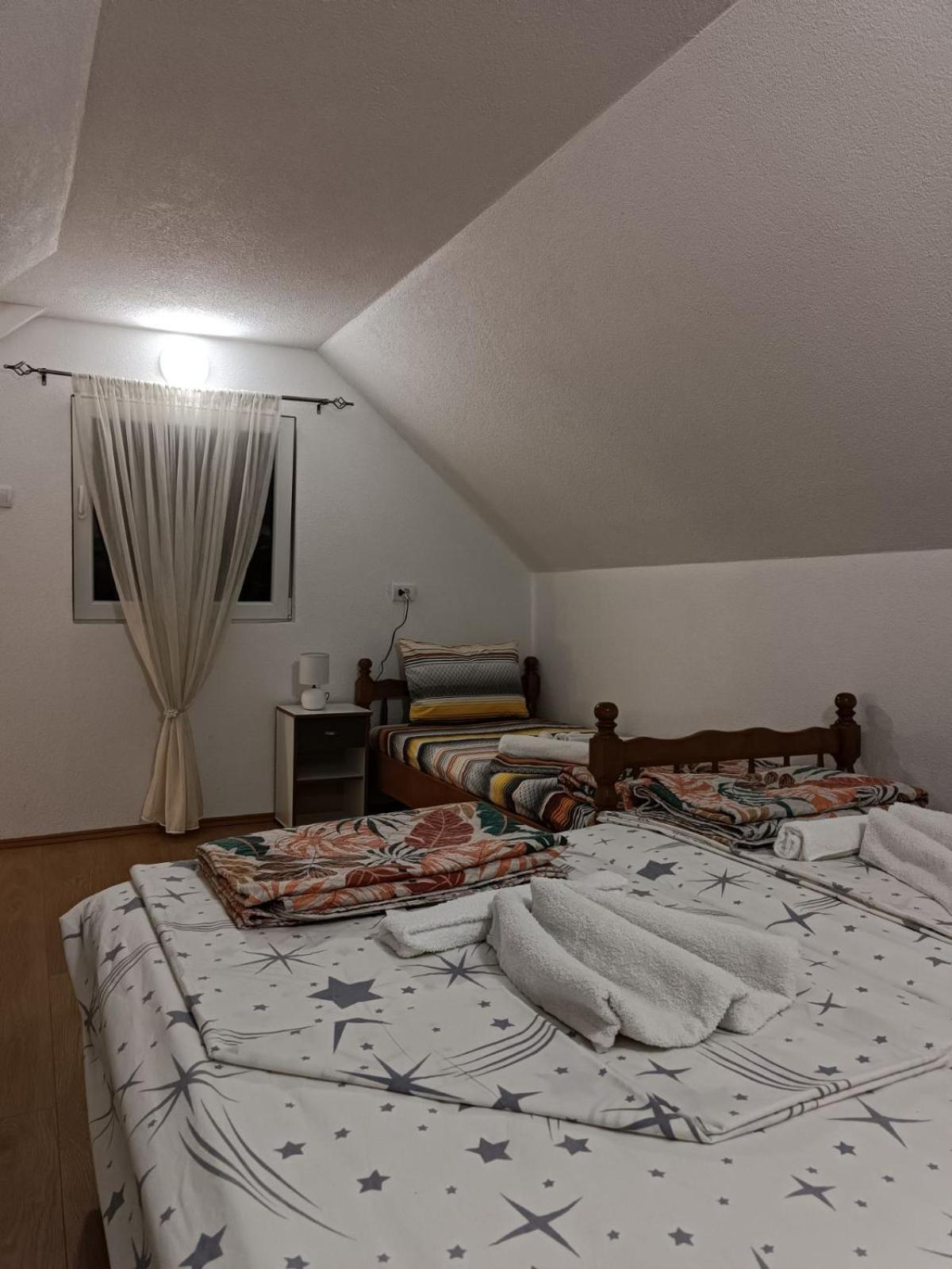 Apartmani Lena Pluzine Bilik gambar